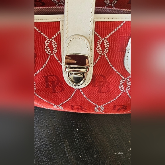 Dooney And Bourke Elegant Red and Cream Handbag 7x12 - Picture 2 of 7
